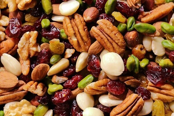 Mixed nuts and dried fruit