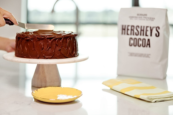 HERSHEY&rsquo;S Classic Chocolate Cake